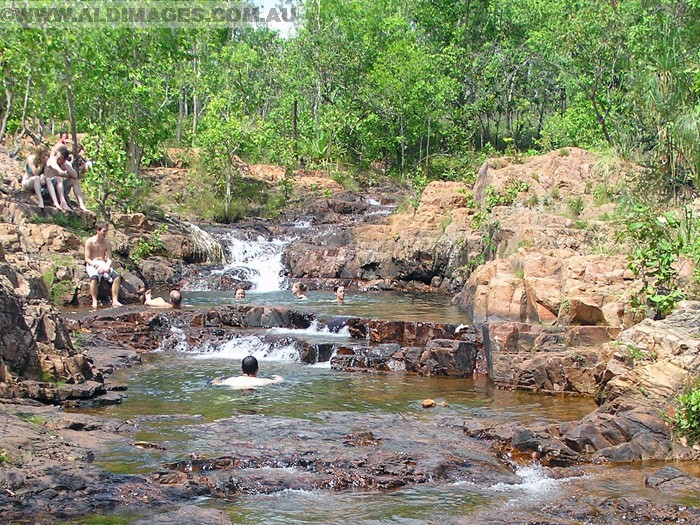 678x502 pixels (342K)